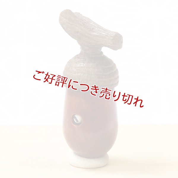 画像1: 黄楊根付　どんぐり　虫入り【2019年02月15日公開】 (1)