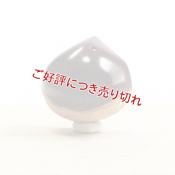 画像1: 黄楊根付　栗（小）虫入り【岡壱名入り】 (1)