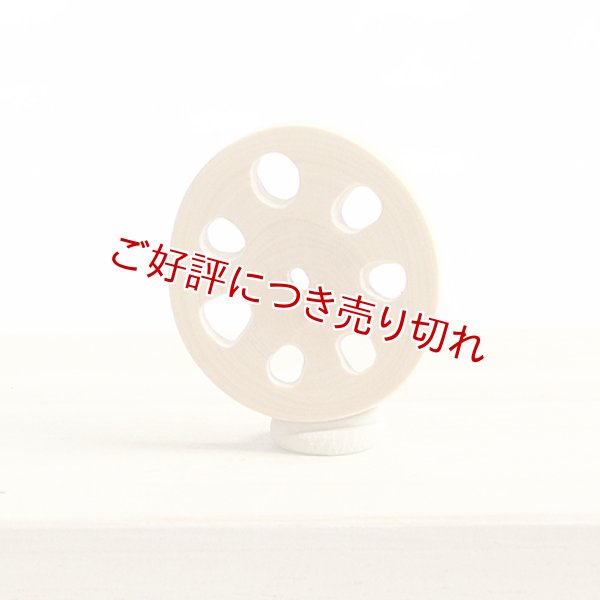 画像1: 黄楊根付　れんこん（A） (1)
