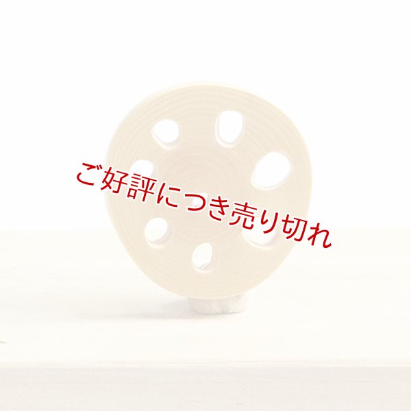 画像1: 黄楊根付　れんこん（C） (1)