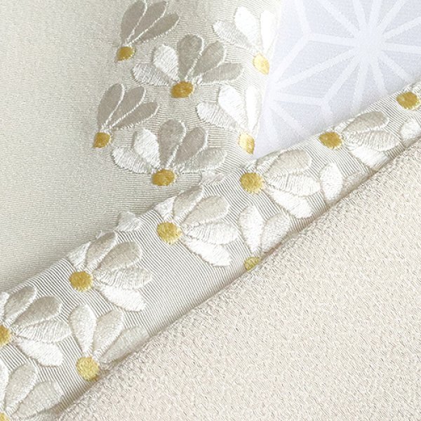 画像1: 刺繍半襟　扇面菊　ホワイトグレー（04） (1)
