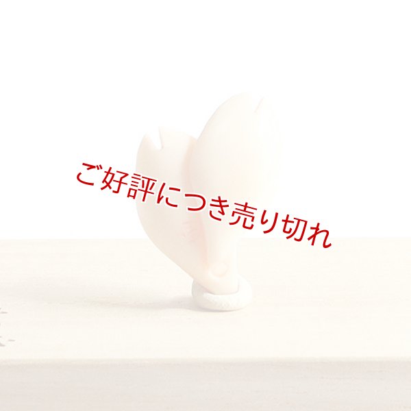 画像1: 象牙根付　桜はなびら（象牙）【岡壱名入り】 (1)