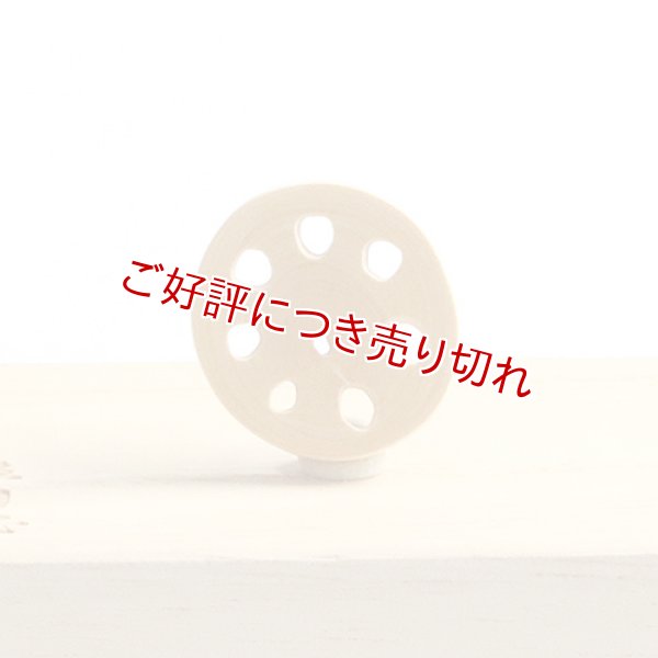 画像1: 黄楊根付　れんこん（B） (1)