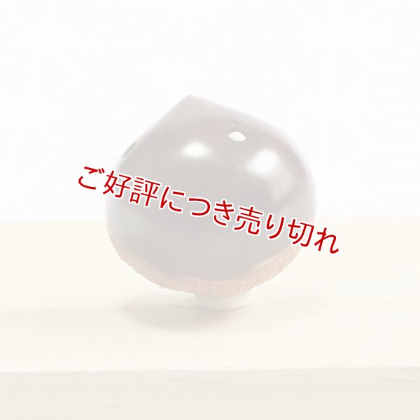 画像1: 黄楊根付　栗（小）虫入り【岡壱名入り】 (1)