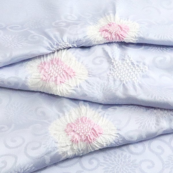 画像1: 帯揚げ　輪出し白場取り小花　ブルーラベンダー／オーキッド （43） (1)