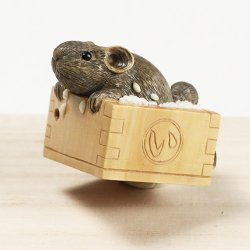 画像1: 黄楊根付　鼠枡【岡壱名入り】【桐箱付き】（2025年6月掲載）
