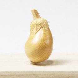 画像1: 黄楊根付　茄子（A）【岡壱名入り】【桐箱付き】（2025年10月27日掲載）