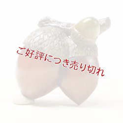 画像1: 黄楊帯留め　団栗双子【岡壱名入り】 【桐箱付き】（2025年11月4日掲載）