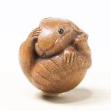 黄楊根付　丸鼠【岡壱名入り】【桐箱付き】（2025年12月10日掲載）