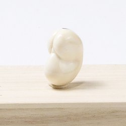 画像1: 象牙根付　そら豆（象牙）【岡壱名入り】（2026年1月30日掲載）