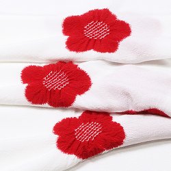 画像1: 帯揚げ　輪出し白地五ツ梅　白／深赤（02）