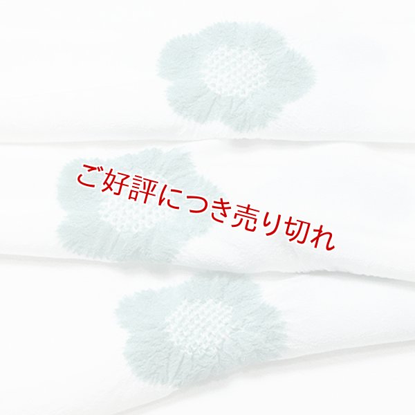 画像1: 帯揚げ　輪出し白地五ツ梅　白／緑青色（ろくしょういろ）（04） (1)