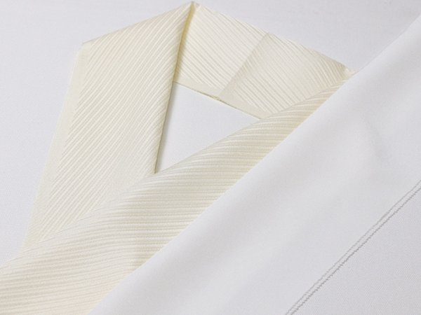 画像2: 無地半襟　ふくれ織り　斜線柄　象牙色（ぞうげいろ）（01） (2)