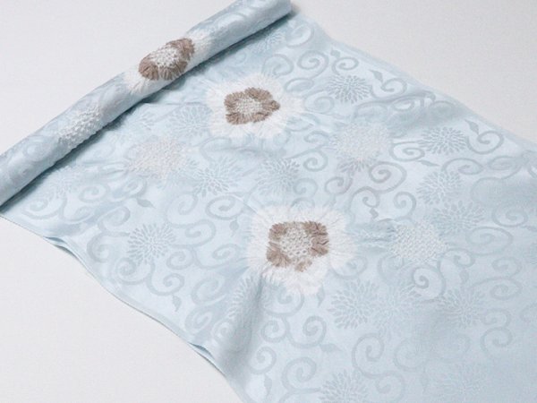 画像4: 帯揚げ　輪出し白場取り小花　秘色色（ひそくいろ）／茶鼠（ちゃねずみ）（10） (4)