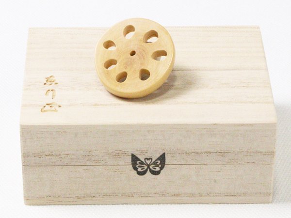 画像3: 黄楊根付　れんこん（B）（2026年10月9日掲載） (3)