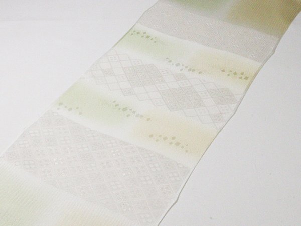 画像3: 帯揚げ　縫取しあわせ菱　鳥の子色（とりのこいろ）／裏葉柳（うらはやなぎ）（02） (3)