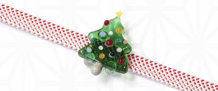 ガラス帯留め クリスマスツリー グリーン（04）｜京都の着物和装小物 