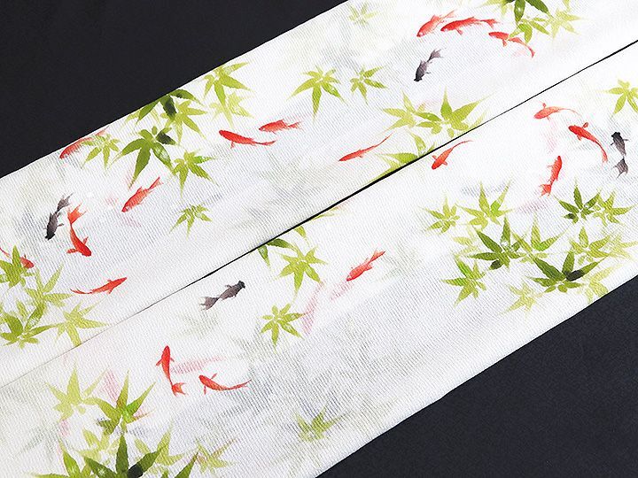 夏物手描き帯揚げ　金魚に青紅葉　オフホワイト