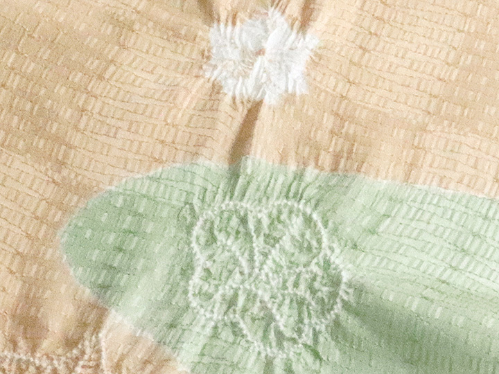 絞り帯揚げ 染め分け梅紅葉 柳鼠（やなぎねず）／浅黄（うすき