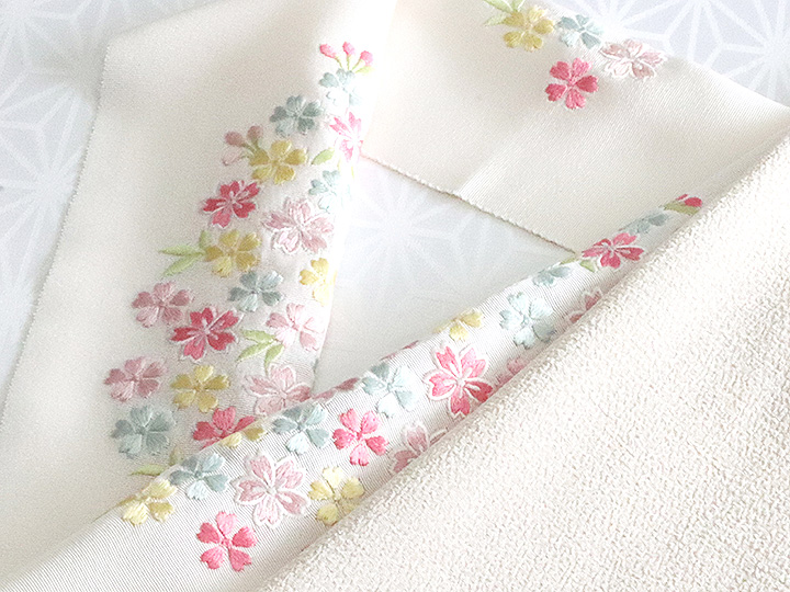 刺繍半襟 桜づくし サモンピンク地（02）｜京都の着物和装小物