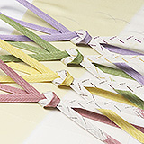 帯締め　さざなみ片銅白地糸木の葉